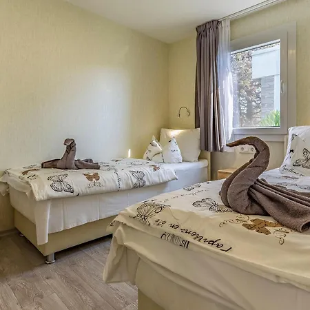 Holiday Home Mobile Home Luxury Premium-4 By Interhome Nyaraló *