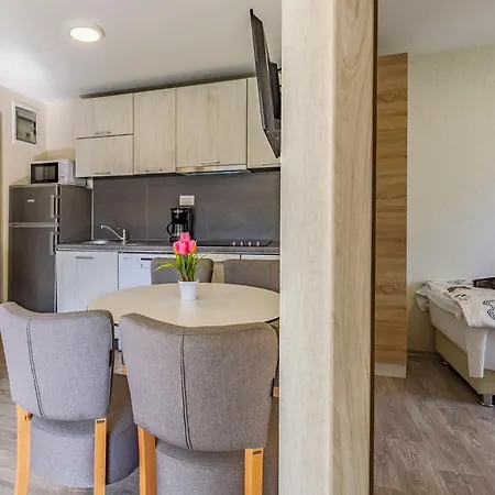 Mobile Luxury Premium-4 By Interhome プーラ