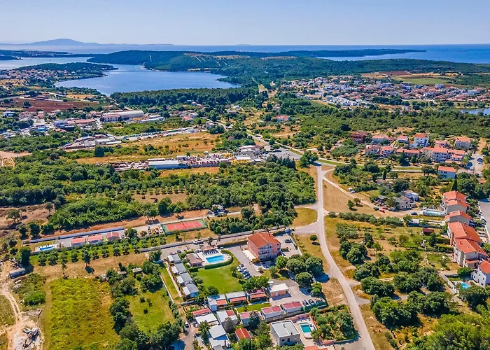 Mobile Luxury Premium-4 By Interhome Pula