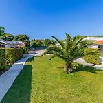 Mobile Luxury Premium-4 By Interhome Пула