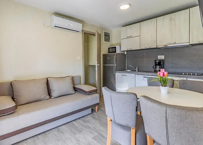 Mobile Luxury Premium-4 By Interhome Pula